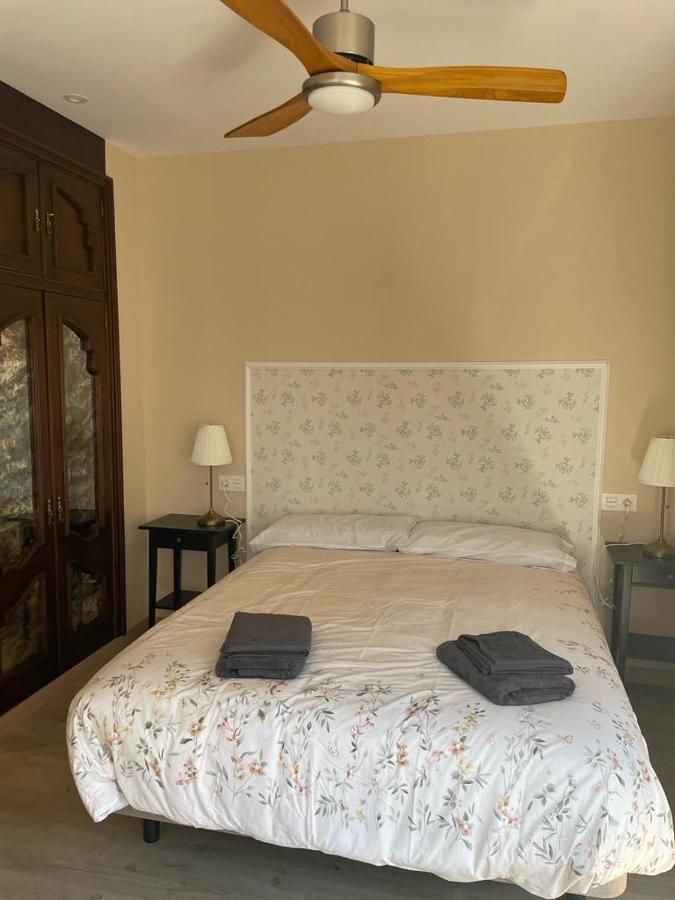 Apartamentos Gyc Vistas A Santo Domingo León Εξωτερικό φωτογραφία