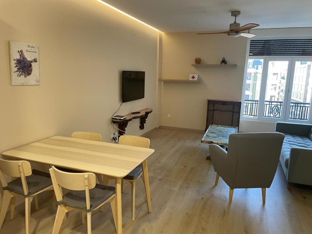 Apartamentos Gyc Vistas A Santo Domingo León Εξωτερικό φωτογραφία