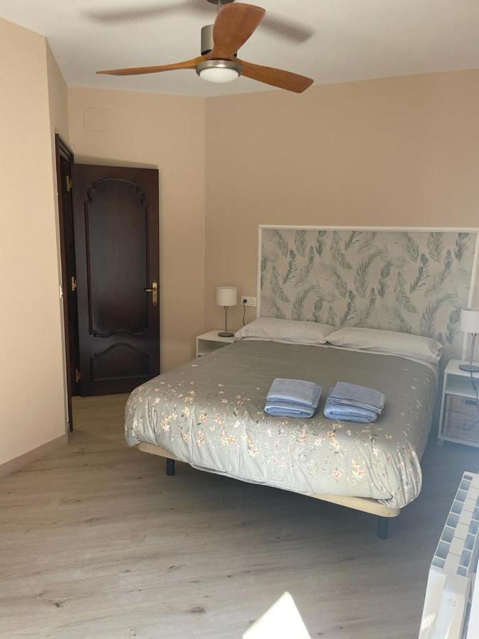 Apartamentos Gyc Vistas A Santo Domingo León Εξωτερικό φωτογραφία