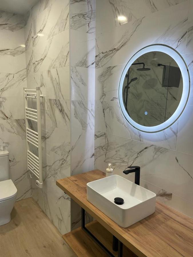 Apartamentos Gyc Vistas A Santo Domingo León Εξωτερικό φωτογραφία